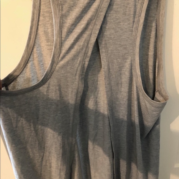 Gap Fit Tank - Picture 2 of 3